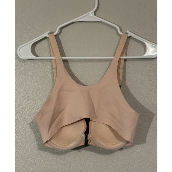 SOMA Women's Bra Beige EMBRACEABLE Full Coverage Smooth 79984 Underwire 34B - Picture 2 of 3